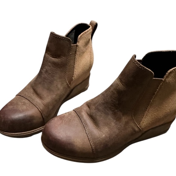 SOREL EVIE II CHELSEA BOOTS WOMEN'S SIZE 6.5 preowned - Picture 2 of 4